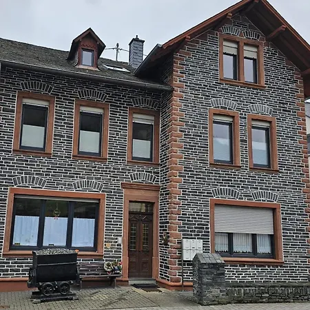 Zur Lore Apartment Fell